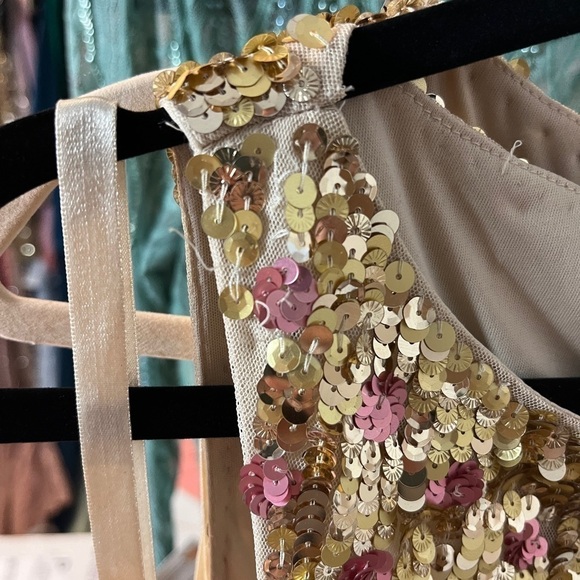 Mac Duggal 93645 Sequin Sleeveless High Neck Gold - Picture 9 of 13